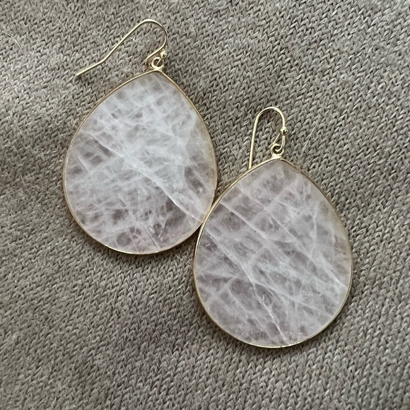 Light pink translucent stone earrings - Picture 2 of 4